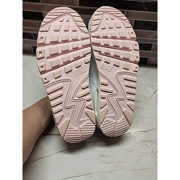 NIKE Air Max Girl's Sz 5Y White Pink Walking Activewear School Travel CD6864-121 - Picture 8 of 11